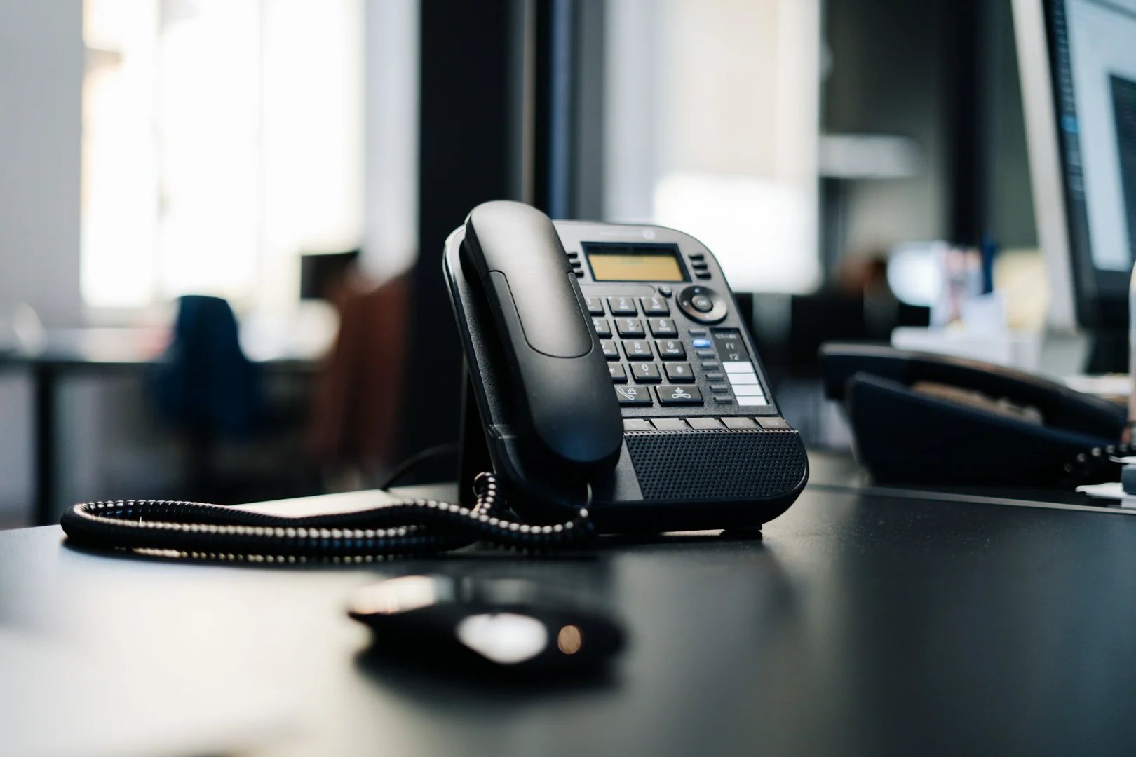 WebRTC vs SIP für KI-Voice-Agents - Transport-Guide 2026
